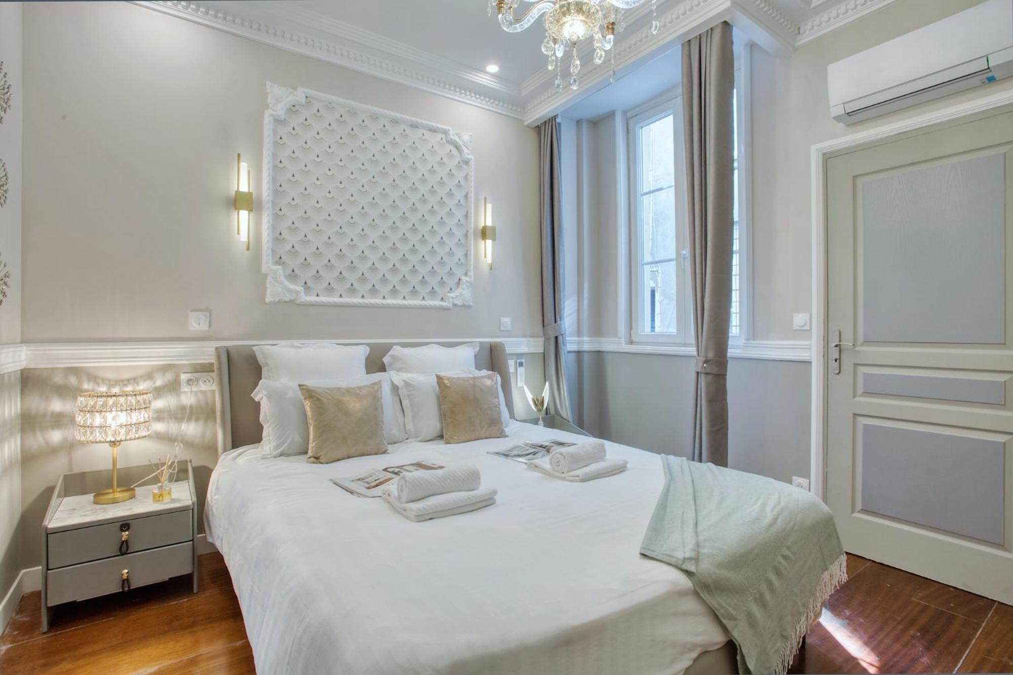Elegant Triplex In Paris - Ideal For 10 - Aircon Exterior foto