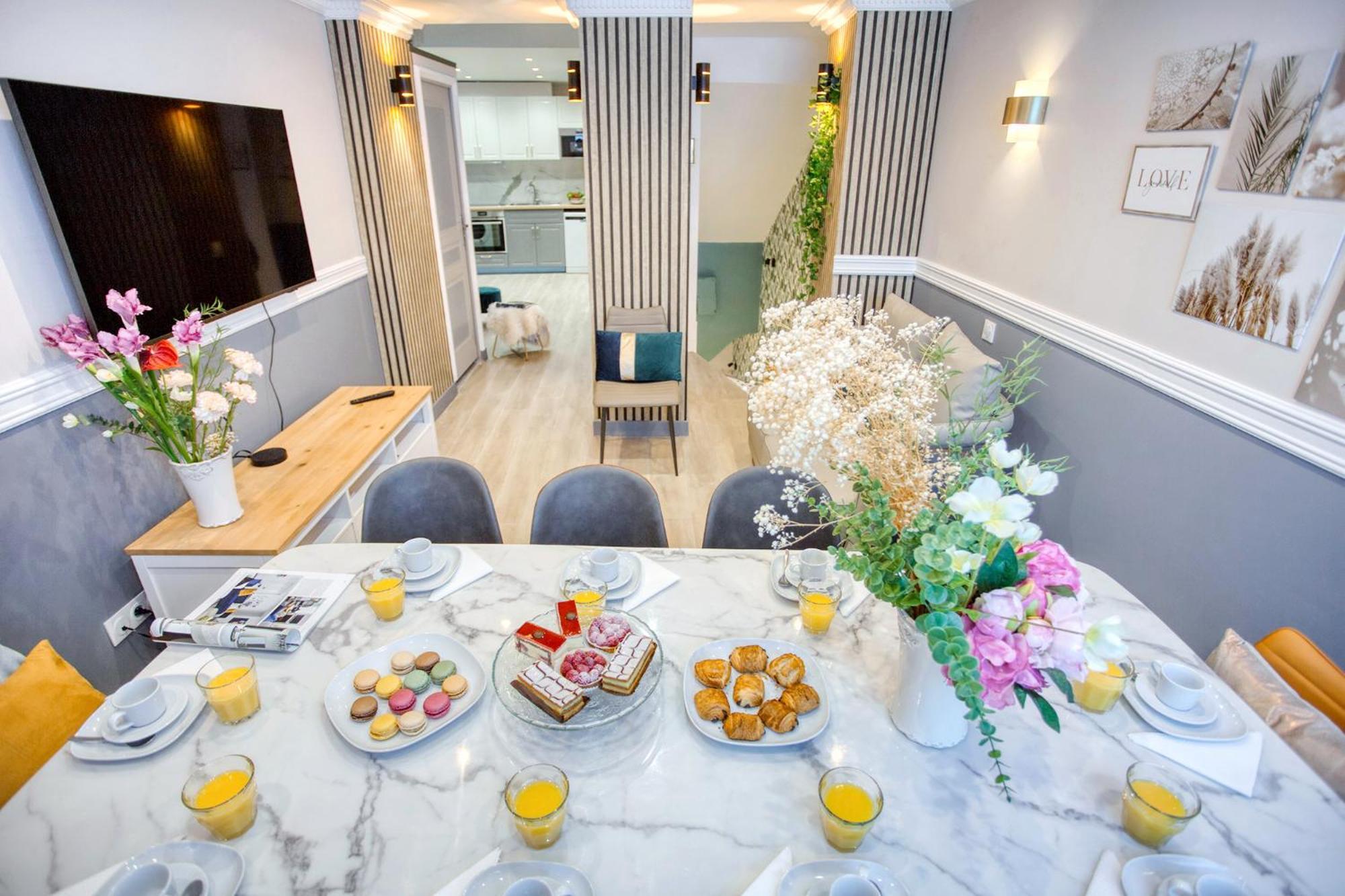 Elegant Triplex In Paris - Ideal For 10 - Aircon Exterior foto